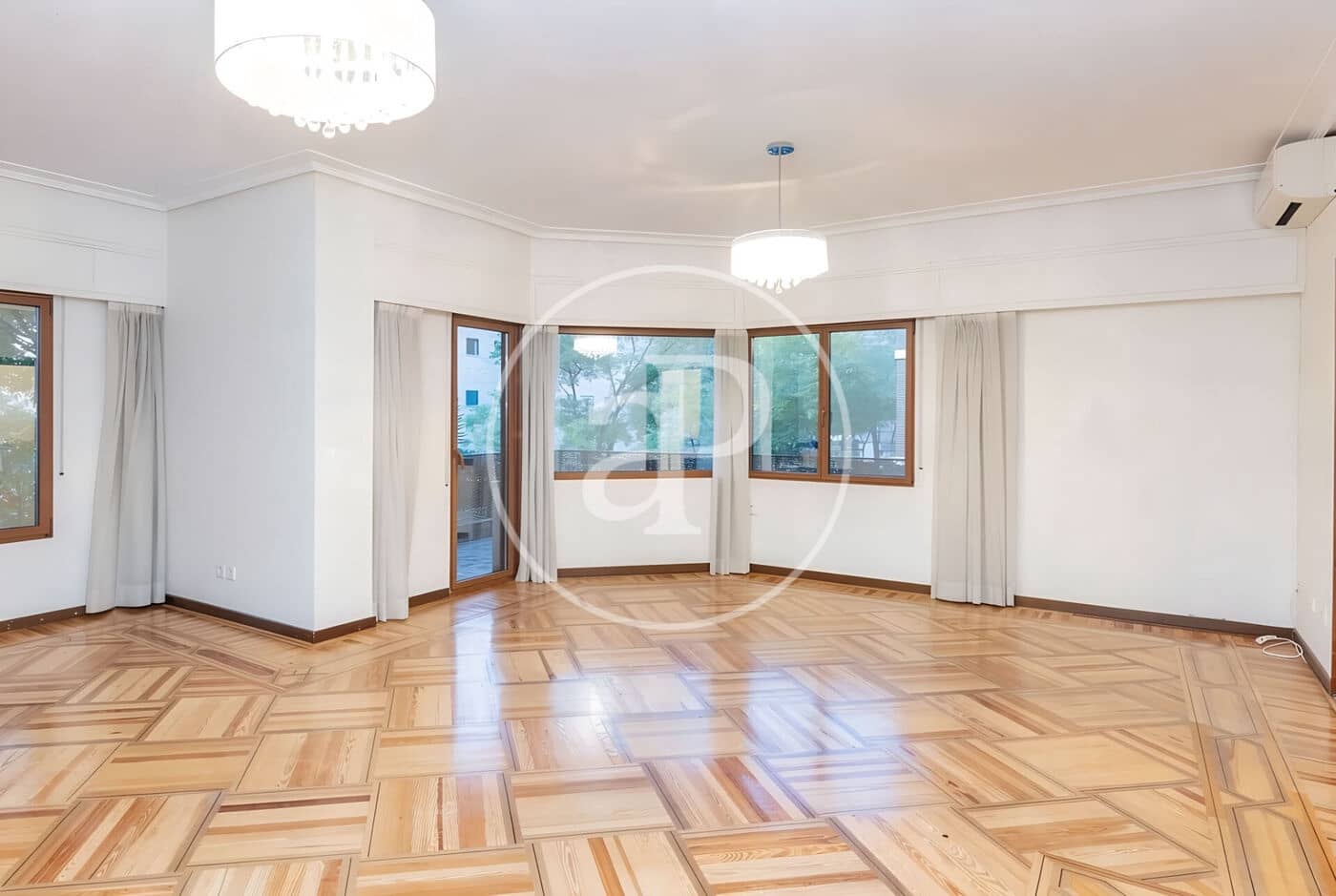 5 bedroom Apartment for rent in Madrid city - € 5,500 (Ref: 9375345)