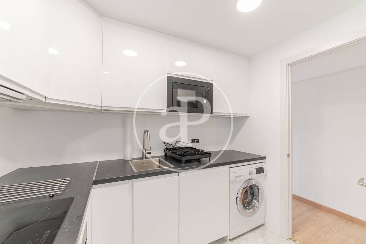 3 soveværelse Lejlighed til leje i Madrid by - € 2.600 (Ref: 9375347)