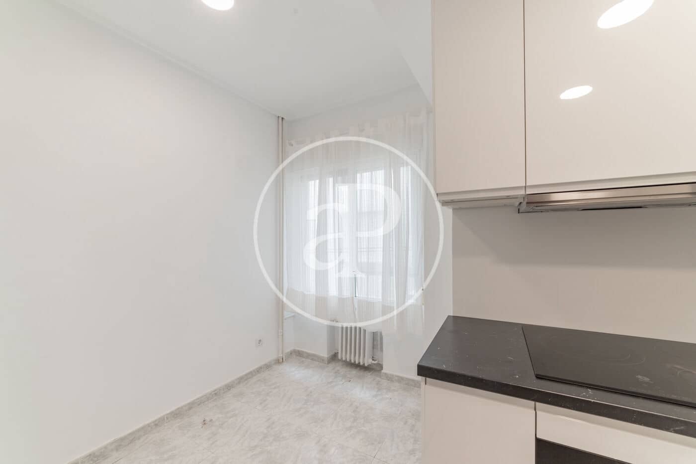 3 soveværelse Lejlighed til leje i Madrid by - € 2.600 (Ref: 9375347)