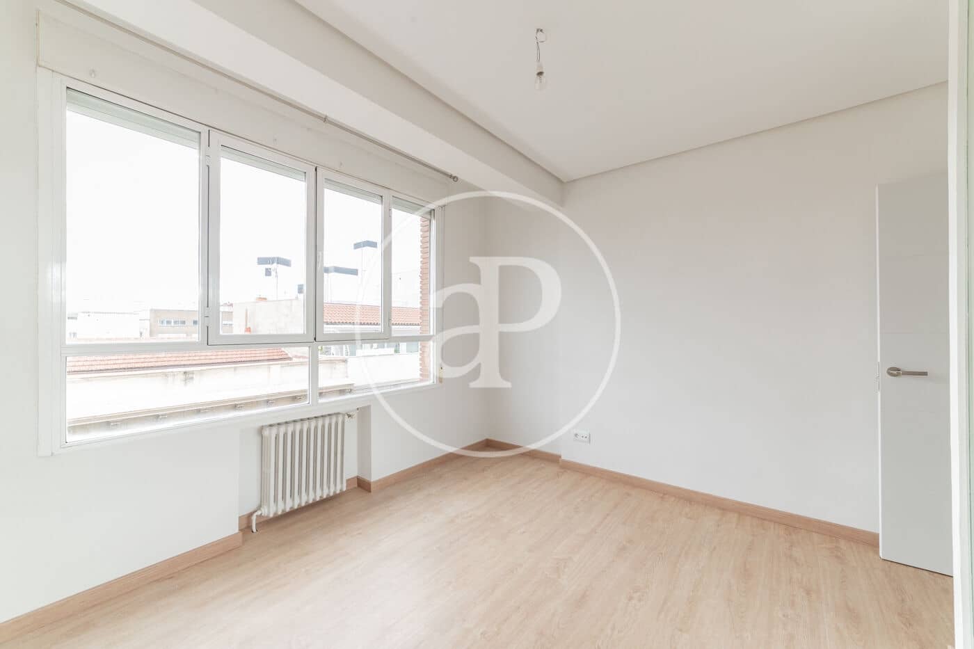 3 soveværelse Lejlighed til leje i Madrid by - € 2.600 (Ref: 9375347)