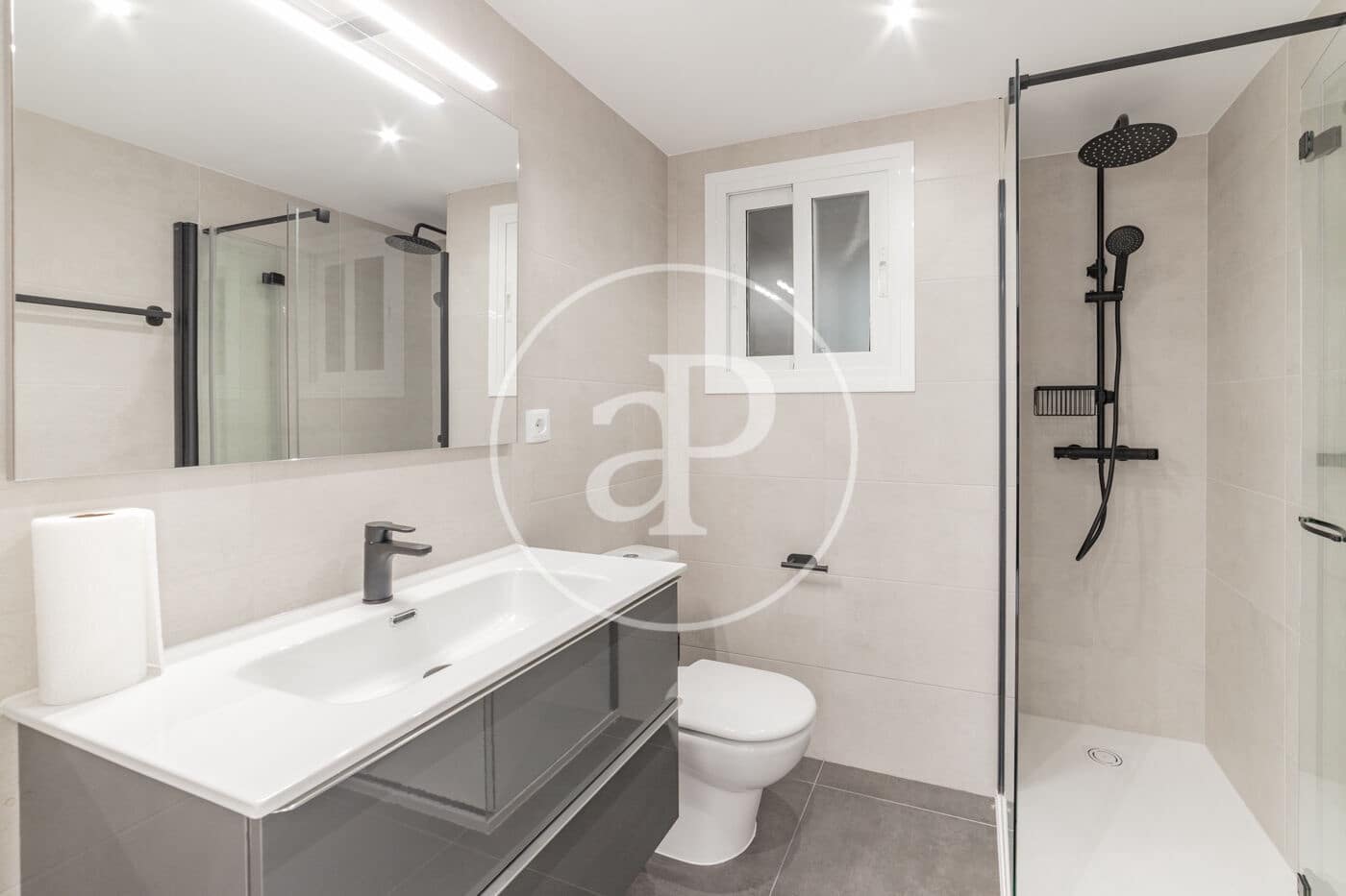 3 soveværelse Lejlighed til leje i Madrid by - € 2.600 (Ref: 9375347)