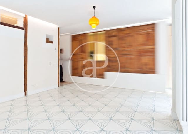 2 bedroom Apartment for sale in Universidad, Madrid city - € 740,000 (Ref: 9375348)