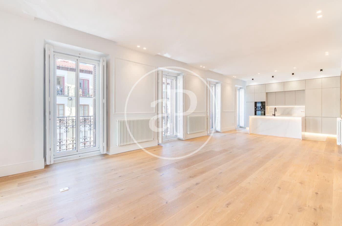 3 soveværelse Lejlighed til leje i Madrid by - € 5.900 (Ref: 9382855)