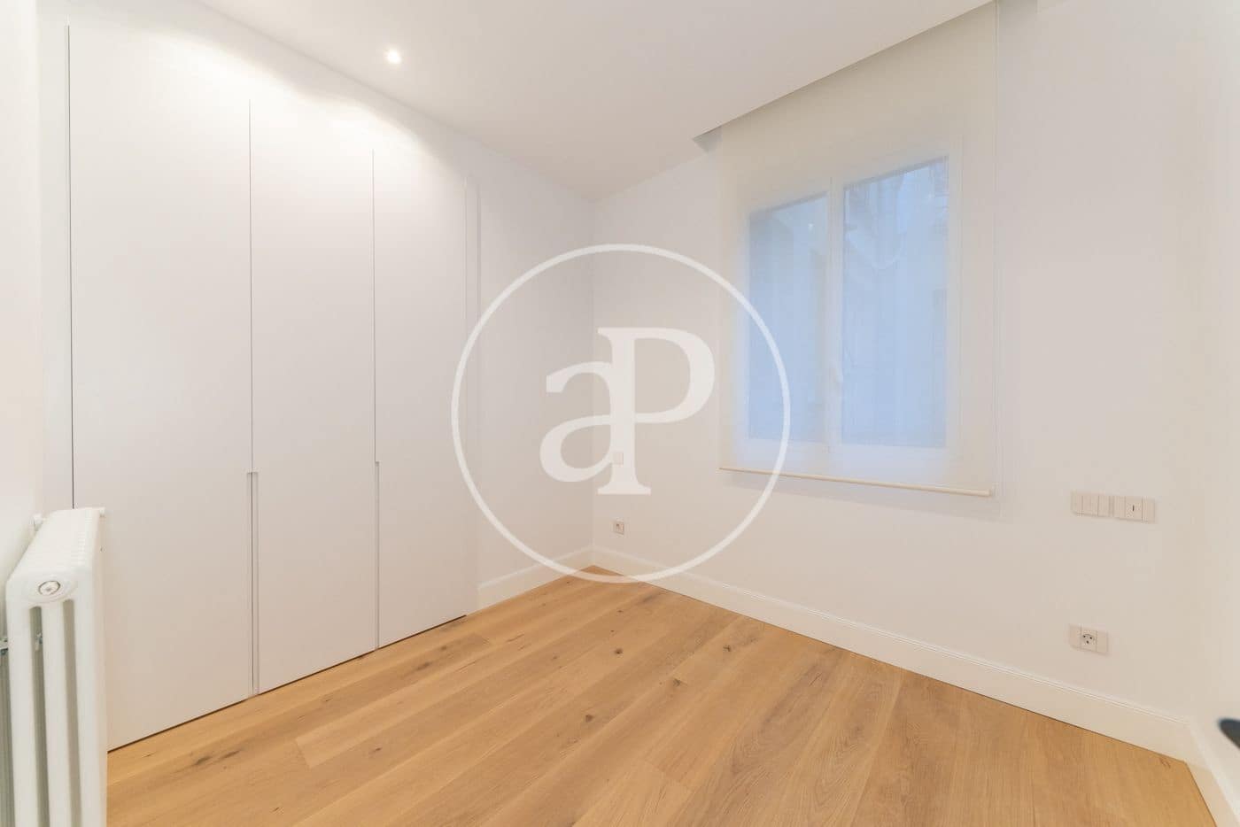 3 soveværelse Lejlighed til leje i Madrid by - € 5.900 (Ref: 9382855)