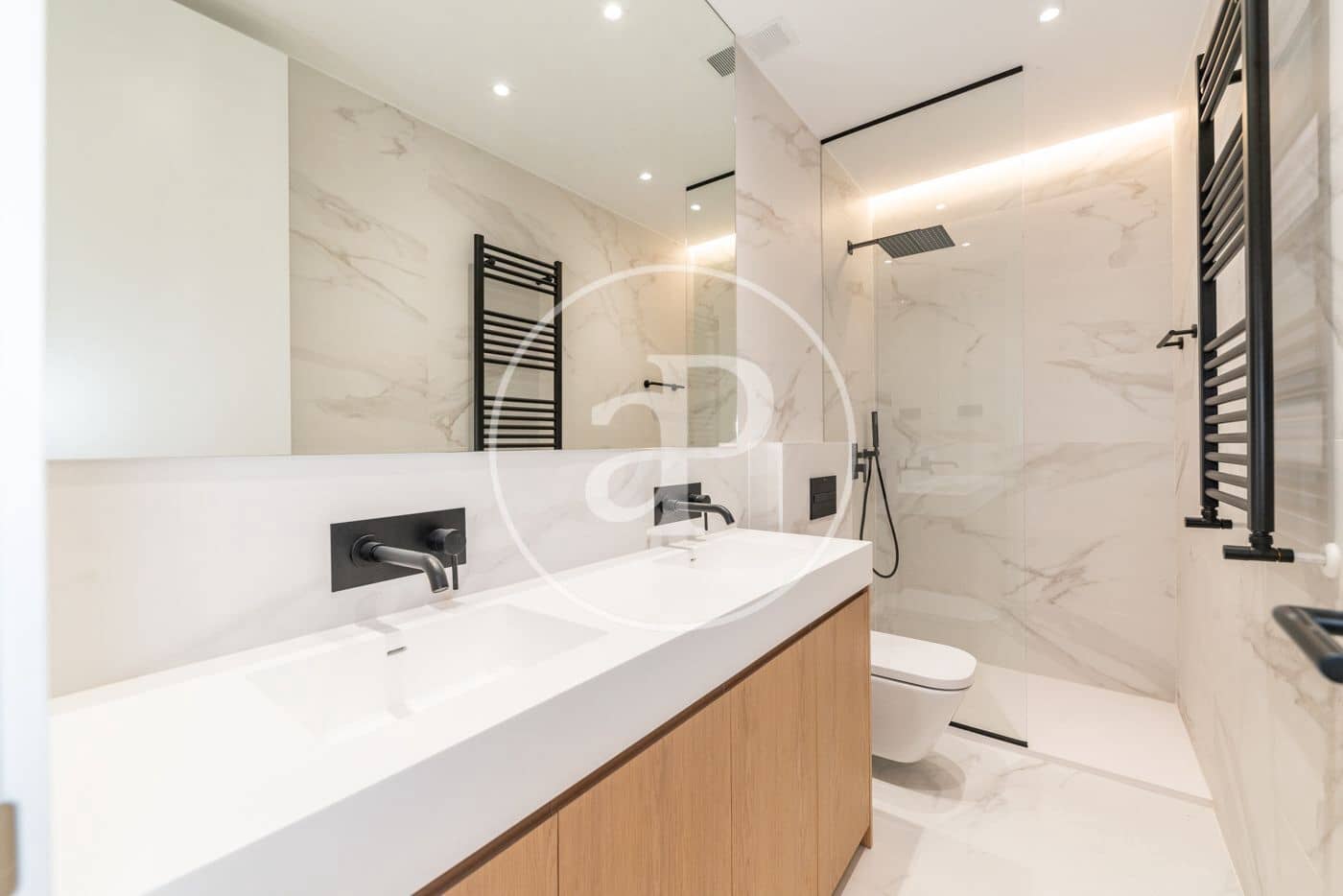 3 soveværelse Lejlighed til leje i Madrid by - € 5.900 (Ref: 9382855)