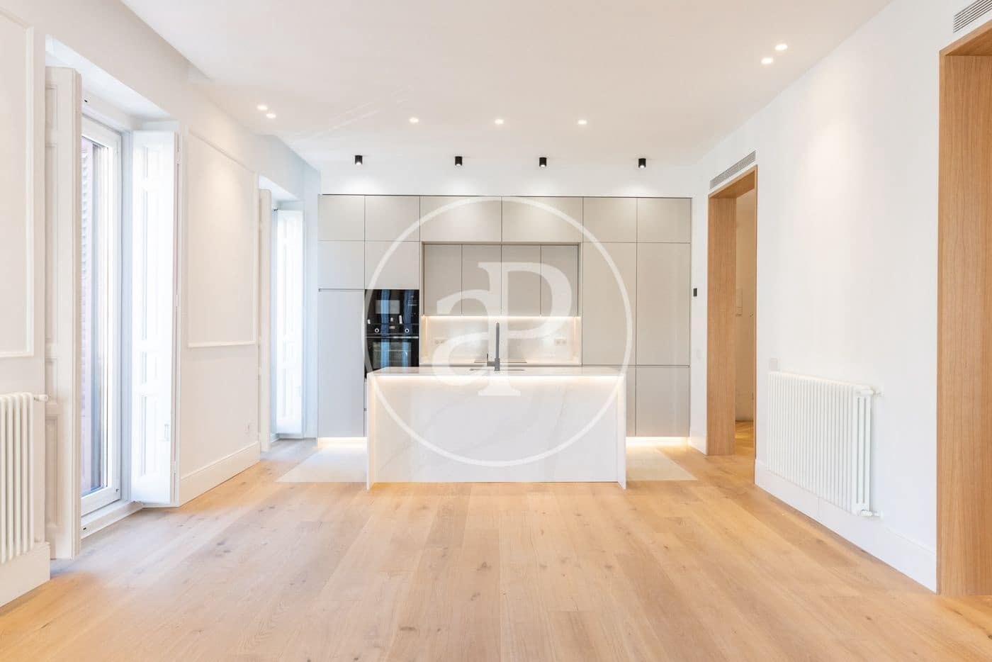 3 soveværelse Lejlighed til leje i Madrid by - € 5.900 (Ref: 9382855)