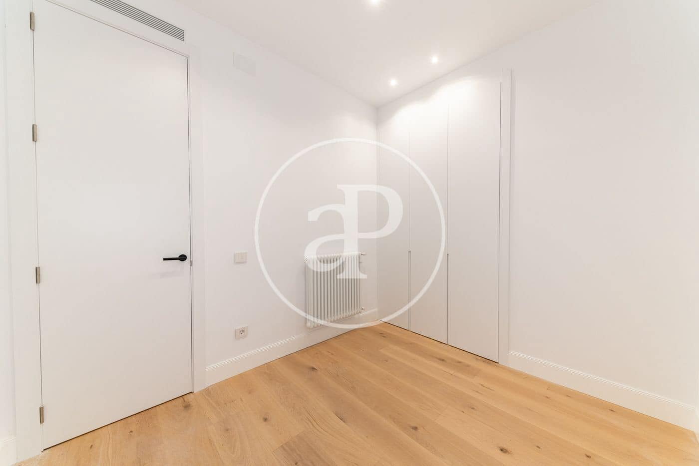 3 soveværelse Lejlighed til leje i Madrid by - € 5.900 (Ref: 9382855)