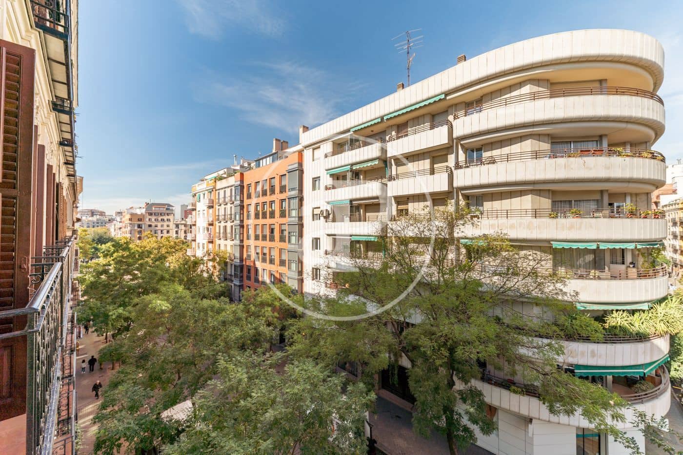 3 soveværelse Lejlighed til leje i Madrid by - € 5.900 (Ref: 9382855)
