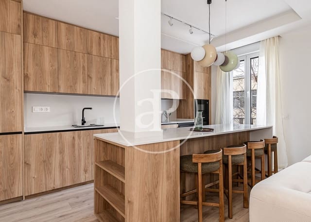 3 soveværelse Lejlighed til salg i Argüelles, Madrid by - € 1.250.000 (Ref: 9385616)
