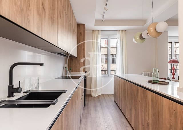 3 soveværelse Lejlighed til salg i Argüelles, Madrid by - € 1.250.000 (Ref: 9385616)