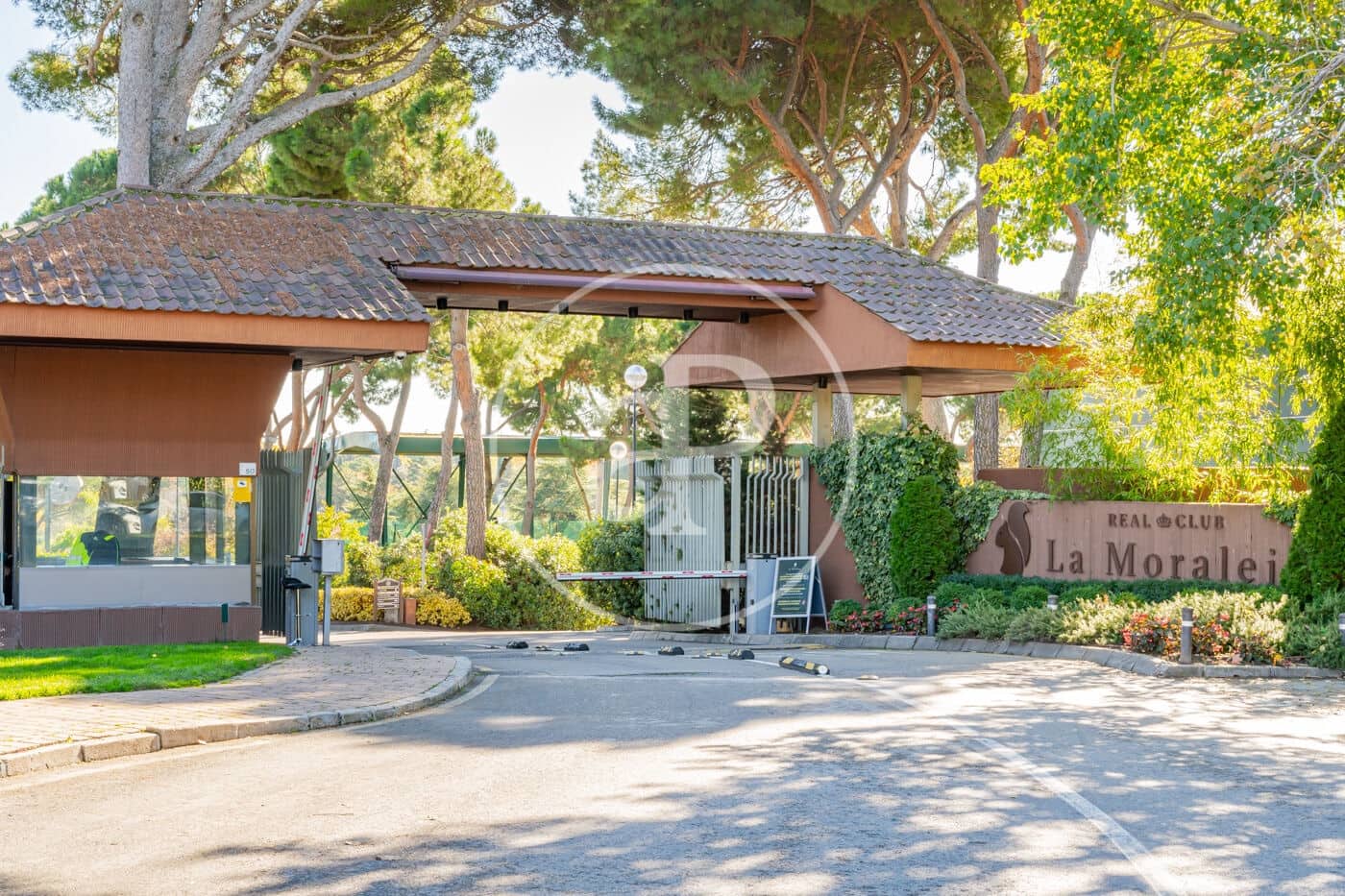 6 soveværelse Villa til salg i La Moraleja med swimmingpool - € 4.600.000 (Ref: 9385618)