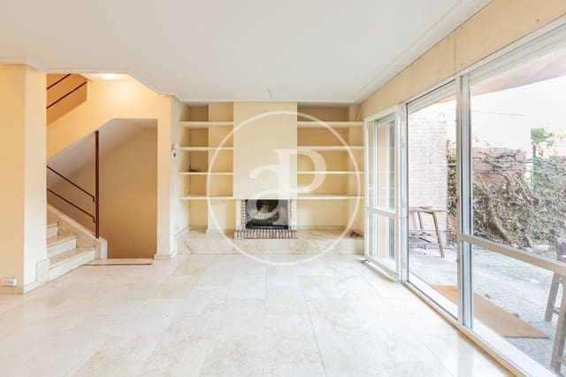 5 soveværelse Villa til salg i Pozuelo de Alarcón med swimmingpool - € 1.050.000 (Ref: 9385619)