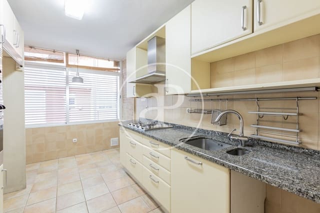 5 soveværelse Villa til salg i Pozuelo de Alarcón med swimmingpool - € 1.050.000 (Ref: 9385619)