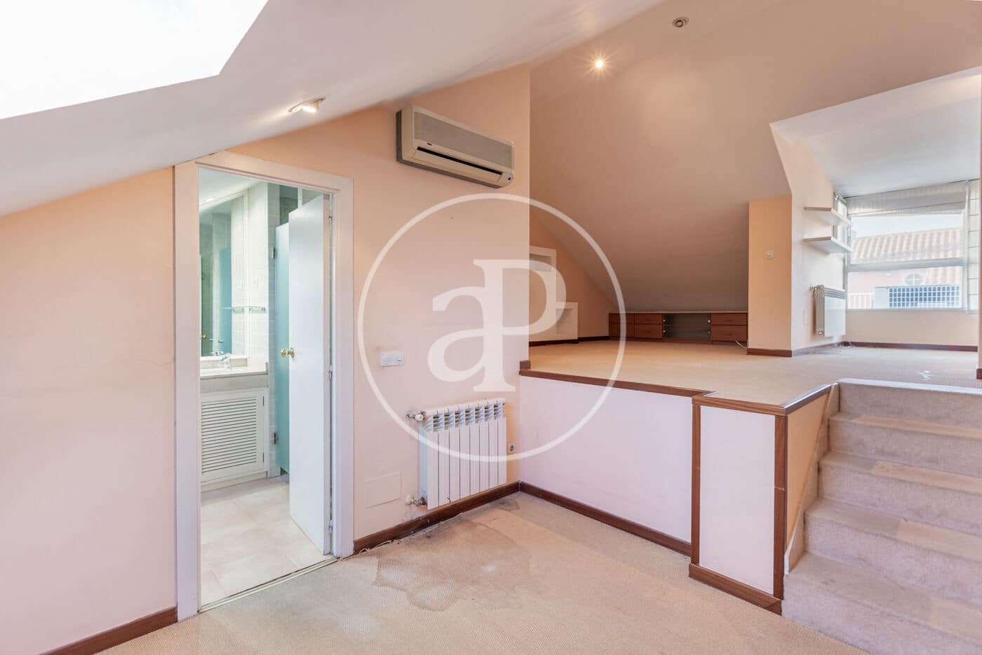 5 soveværelse Villa til salg i Pozuelo de Alarcon med swimmingpool - € 1.050.000 (Ref: 9385619)