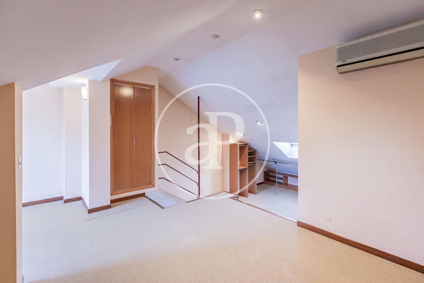 5 soveværelse Villa til salg i Pozuelo de Alarcon med swimmingpool - € 1.050.000 (Ref: 9385619)