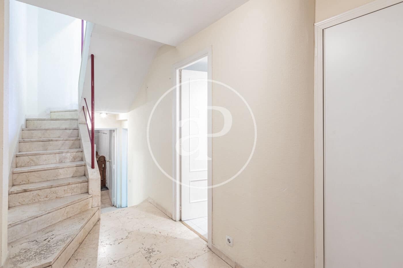 5 soveværelse Villa til salg i Pozuelo de Alarcon med swimmingpool - € 1.050.000 (Ref: 9385619)