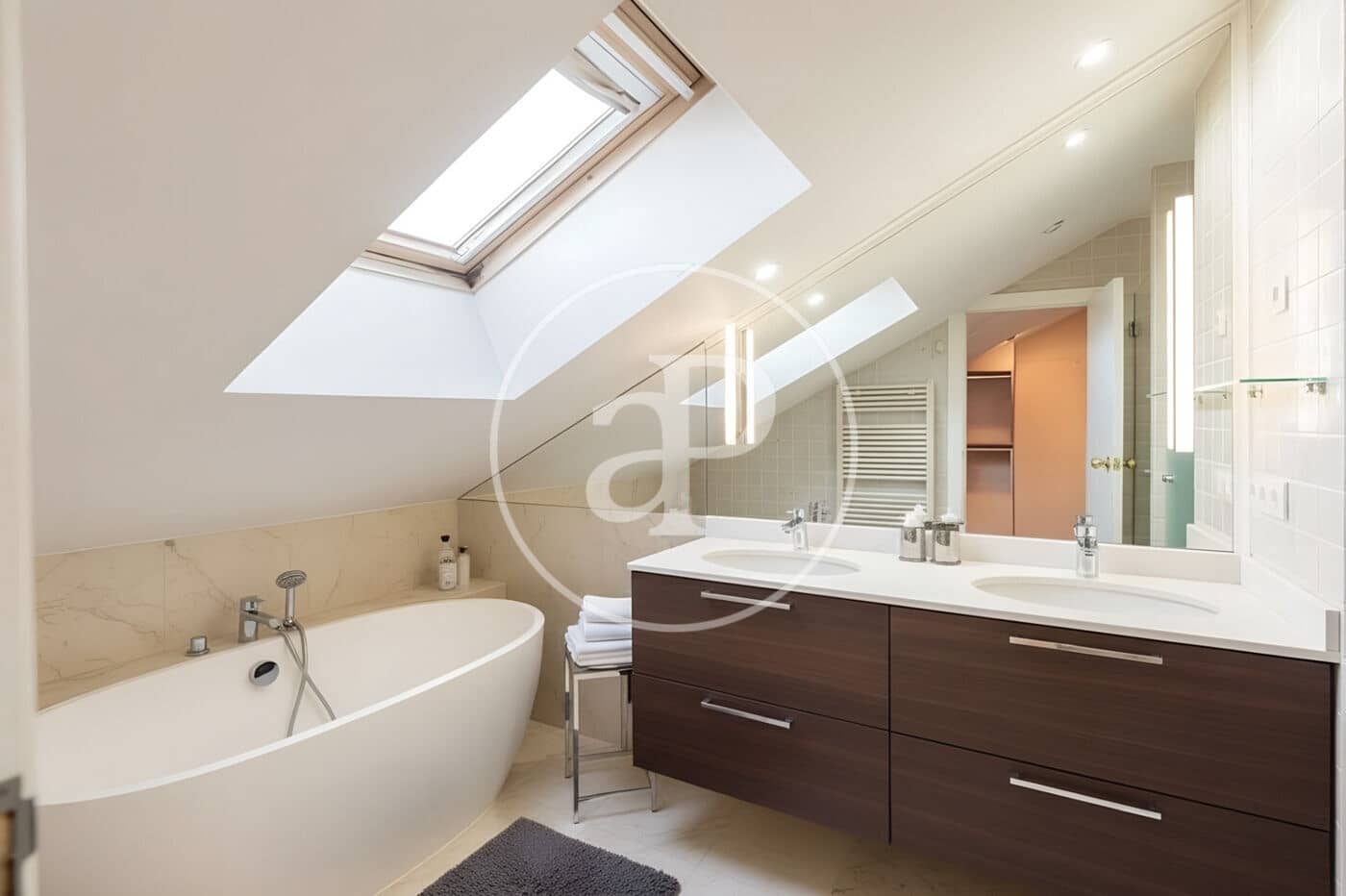 5 soveværelse Villa til salg i Pozuelo de Alarcon med swimmingpool - € 1.050.000 (Ref: 9385619)