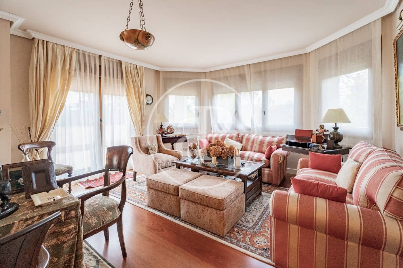 4 sypialnia Willa na sprzedaż w Las Rozas de Madrid z basenem - 1 750 000 € (Ref: 9385621)