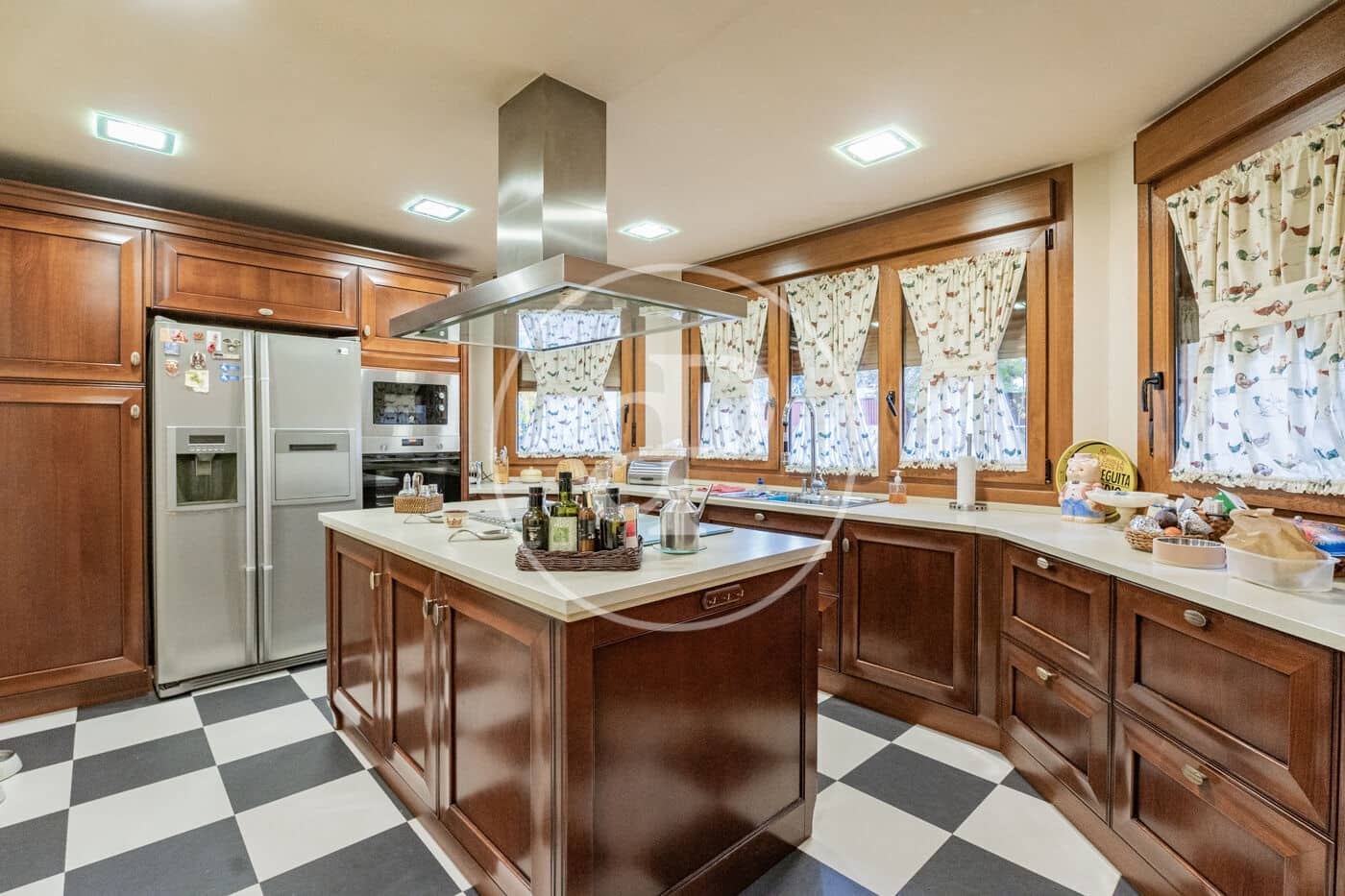 4 sypialnia Willa na sprzedaż w Las Rozas de Madrid z basenem - 1 750 000 € (Ref: 9385621)