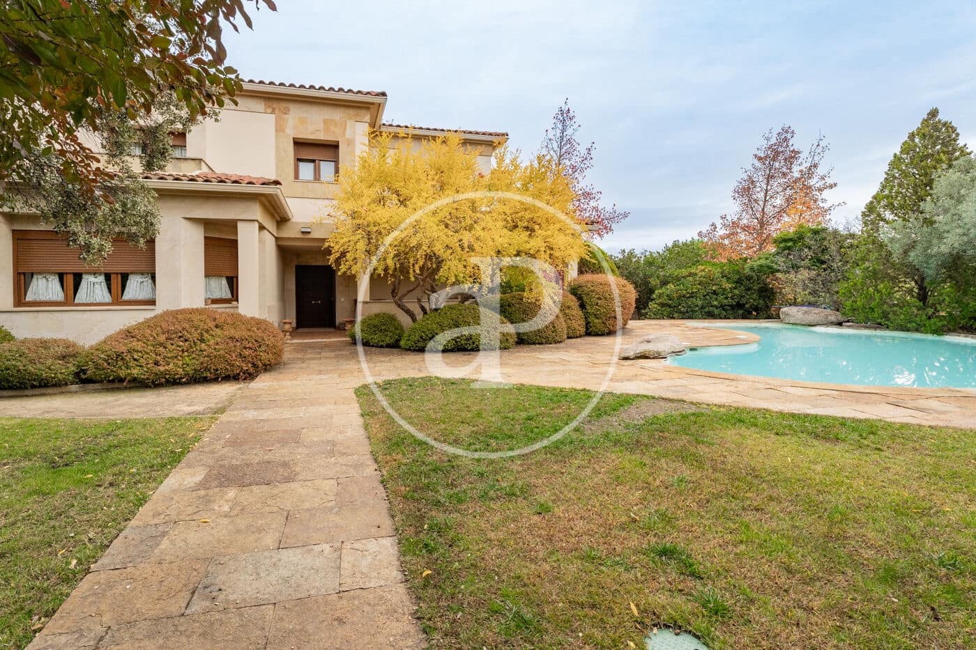 4 sypialnia Willa na sprzedaż w Las Rozas de Madrid z basenem - 1 750 000 € (Ref: 9385621)