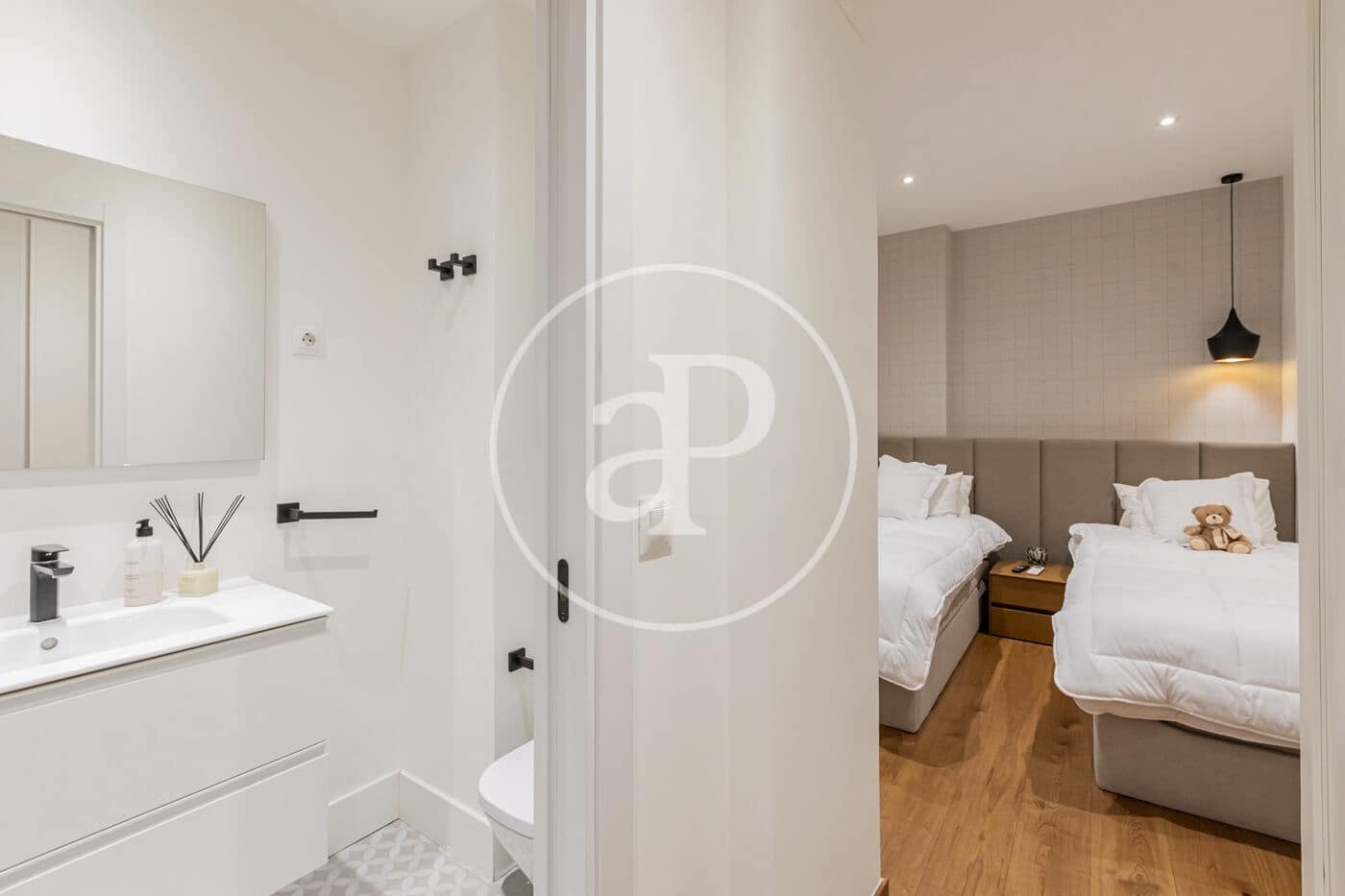 2 bedroom Apartment for rent in Madrid city - € 3,800 (Ref: 9387921)