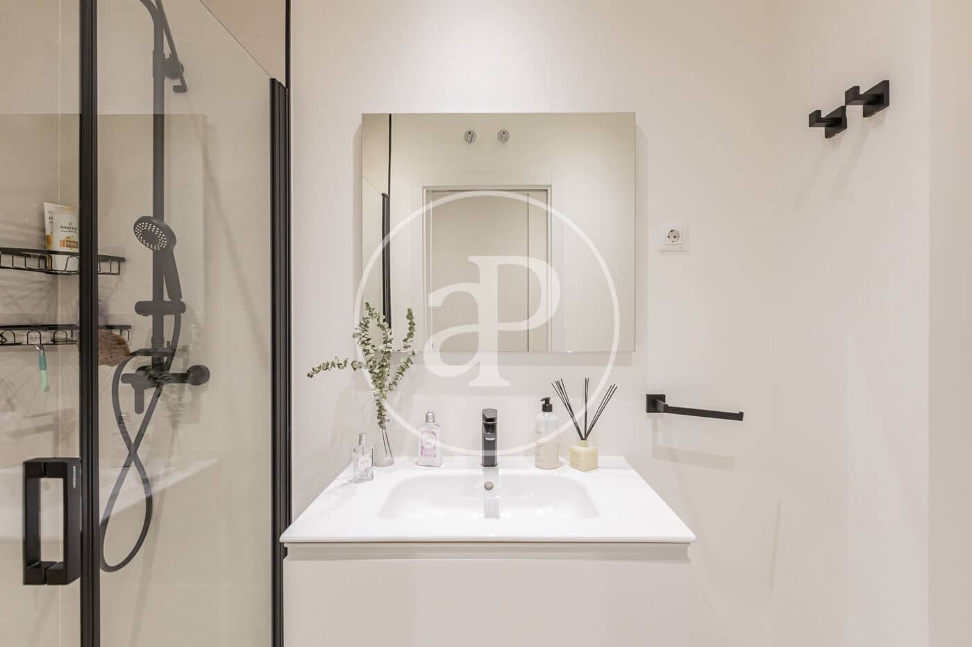 2 bedroom Apartment for rent in Madrid city - € 3,800 (Ref: 9387921)