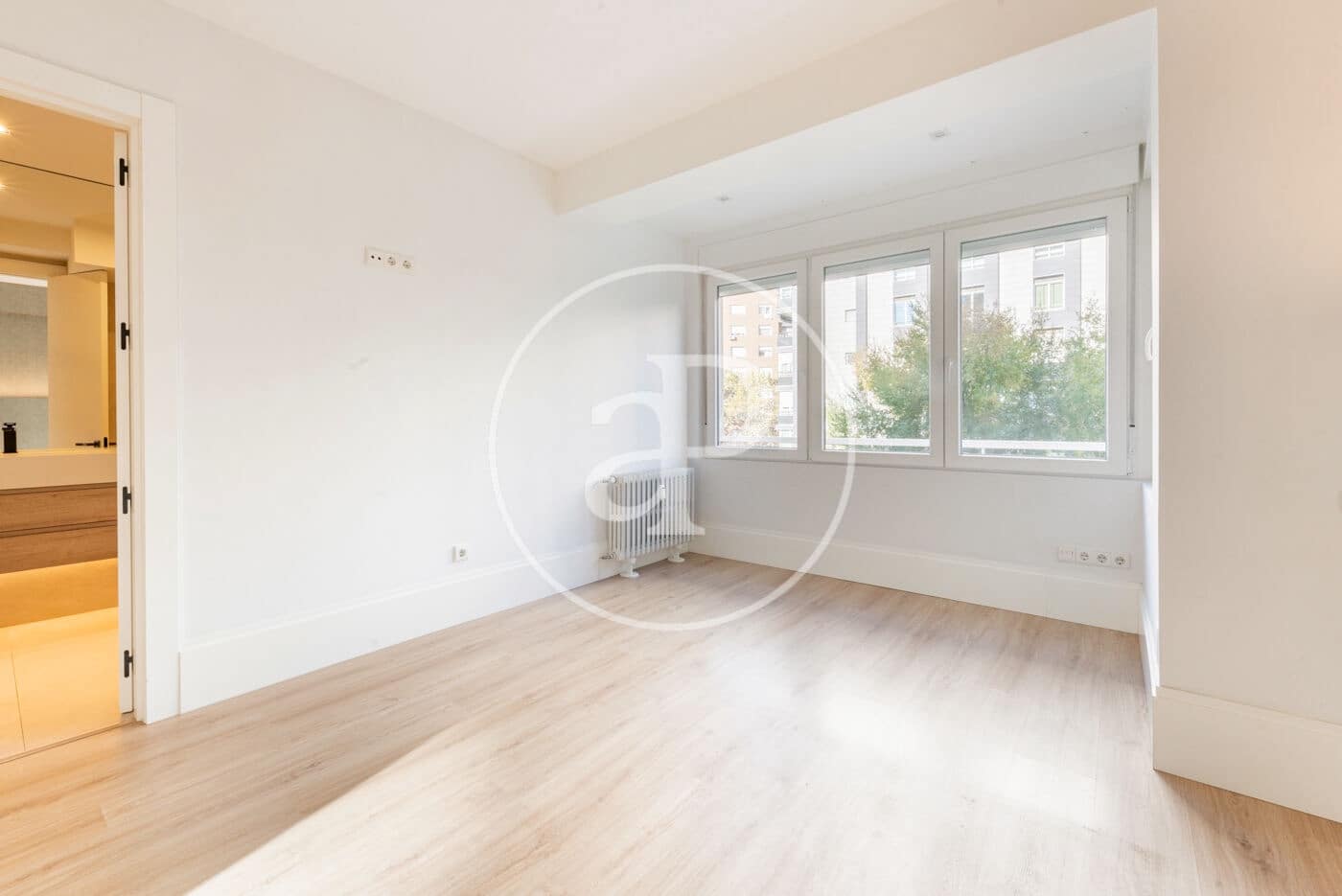 Appartement de 4 chambres à louer à Madrid ville - 5 500 € (Ref: 9387922)