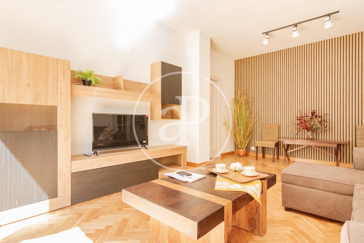 Apartamento de 1 habitación en Madrid ciudad en alquiler con piscina garaje - 1.800 € (Ref: 9387926)