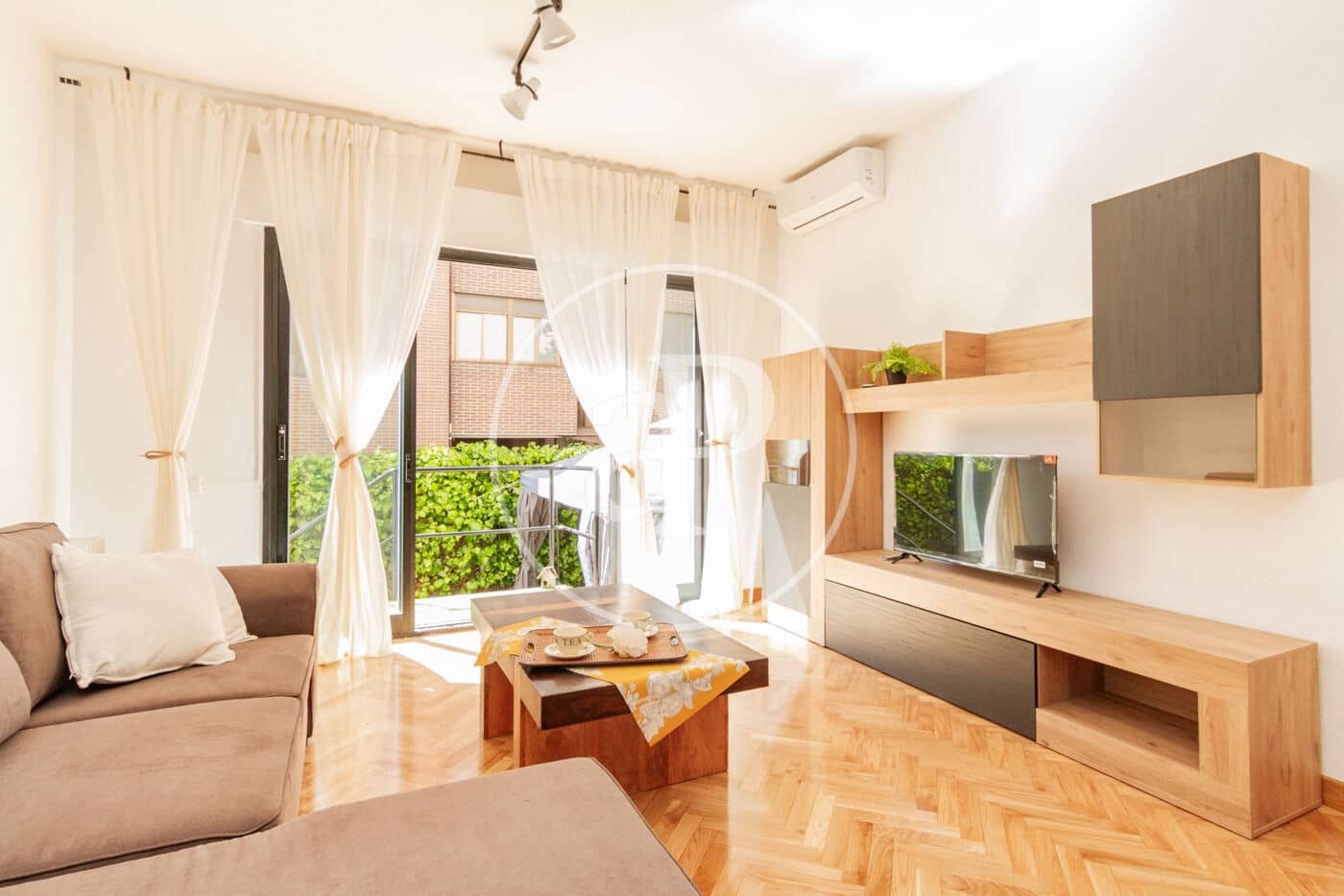Apartamento de 1 habitación en Madrid ciudad en alquiler con piscina garaje - 1.800 € (Ref: 9387926)