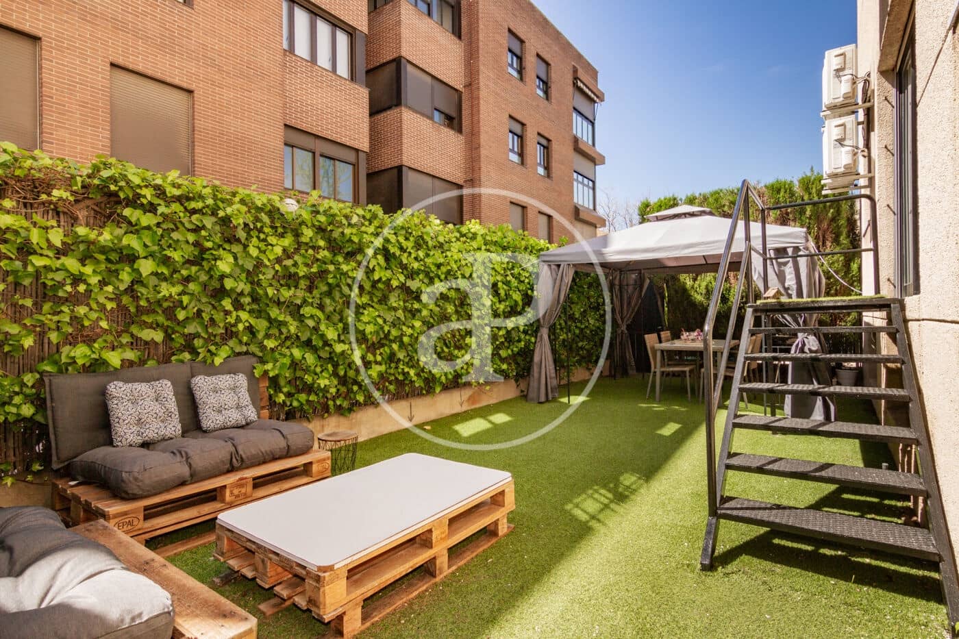 Apartamento de 1 habitación en Madrid ciudad en alquiler con piscina garaje - 1.800 € (Ref: 9387926)