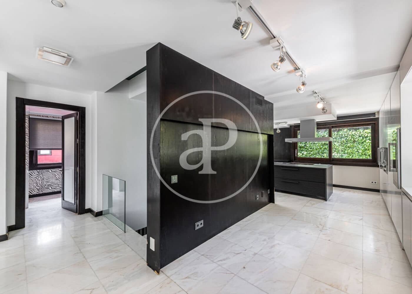 6 bedroom Villa for sale in La Moraleja with pool - € 7,800,000 (Ref: 9387927)