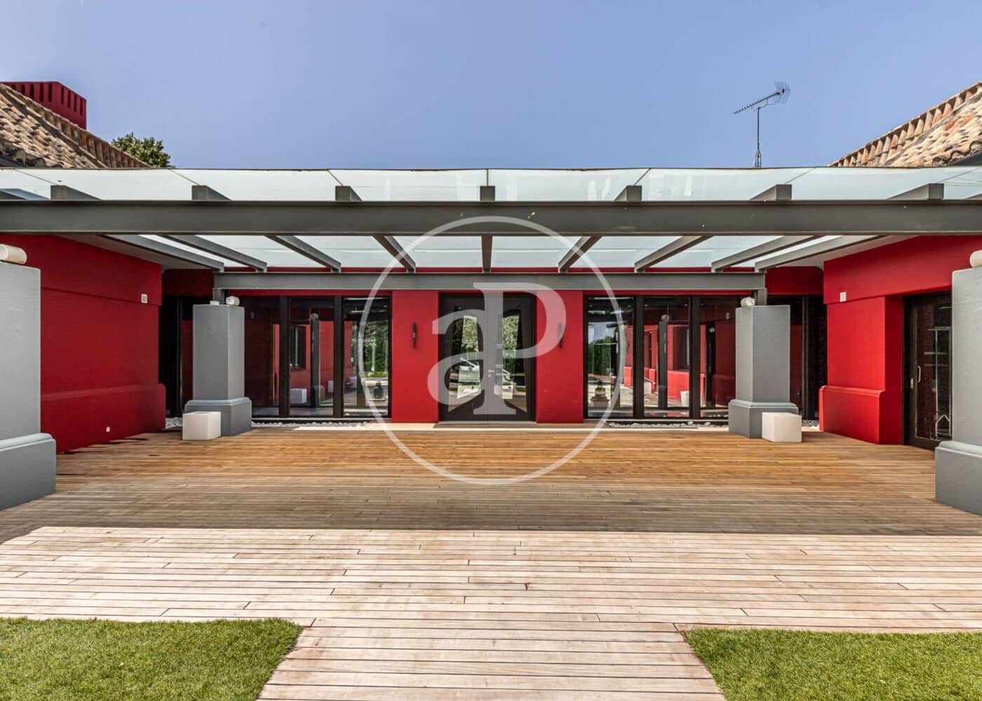 6 bedroom Villa for sale in La Moraleja with pool - € 7,800,000 (Ref: 9387927)