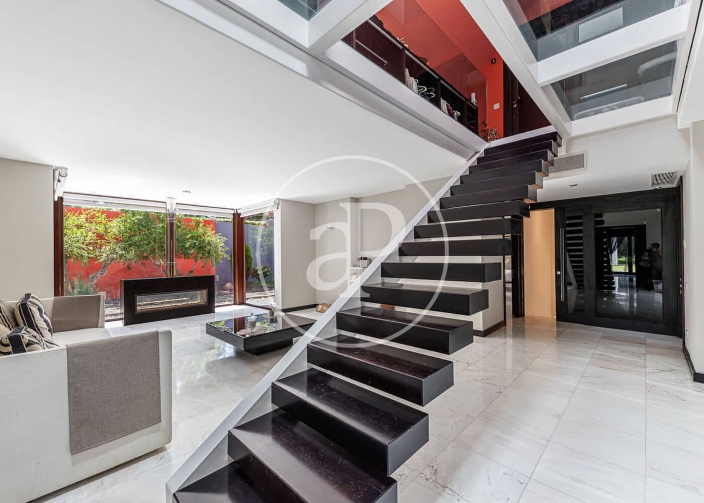 6 bedroom Villa for sale in La Moraleja with pool - € 7,800,000 (Ref: 9387927)