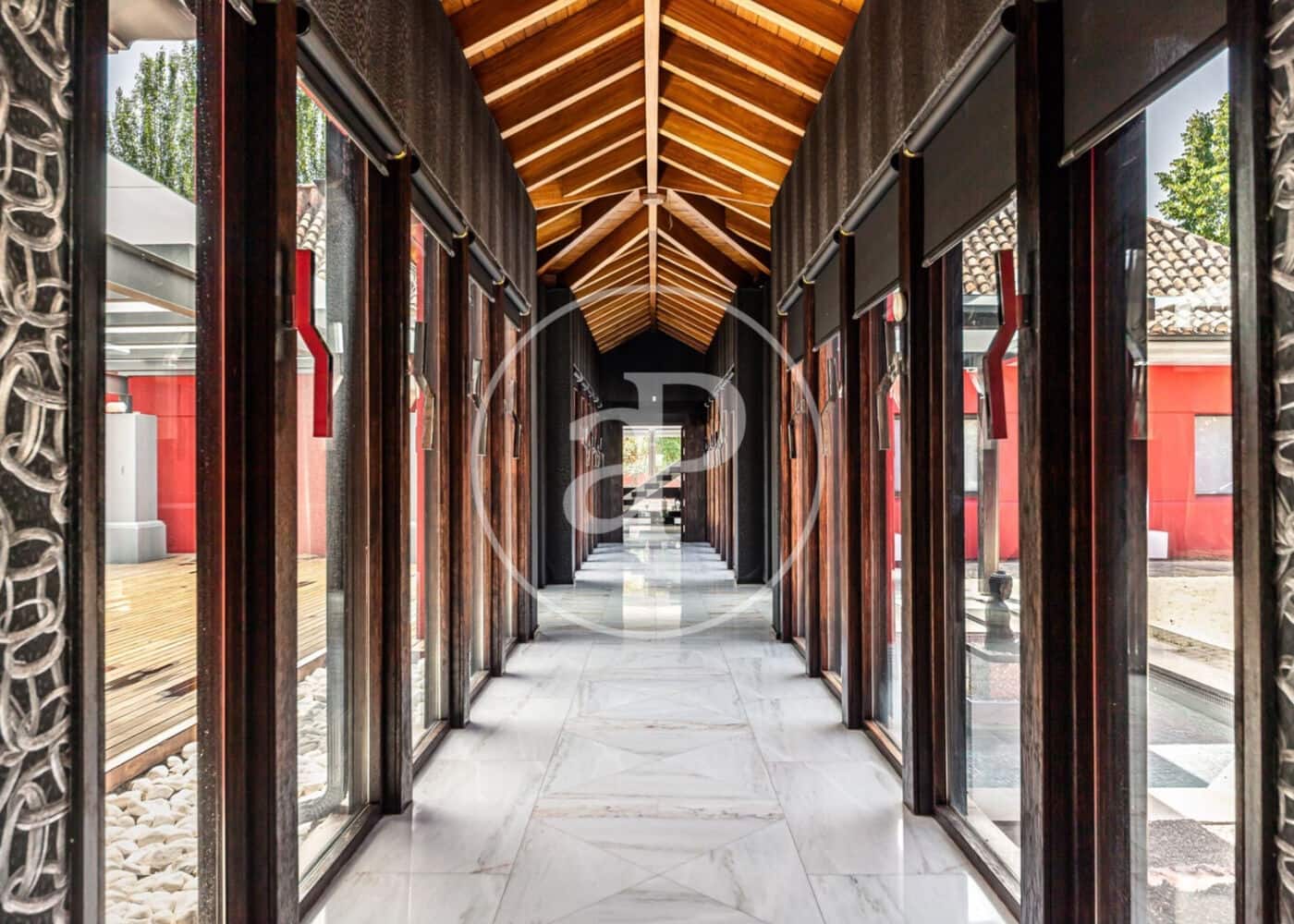 6 bedroom Villa for sale in La Moraleja with pool - € 7,800,000 (Ref: 9387927)