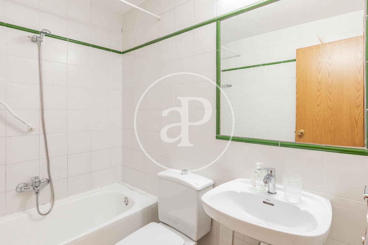 2 soveværelse Lejlighed til leje i Madrid by - € 1.650 (Ref: 9390875)