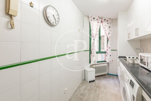 2 soveværelse Lejlighed til leje i Argüelles, Madrid by - € 1.650 (Ref: 9390875)