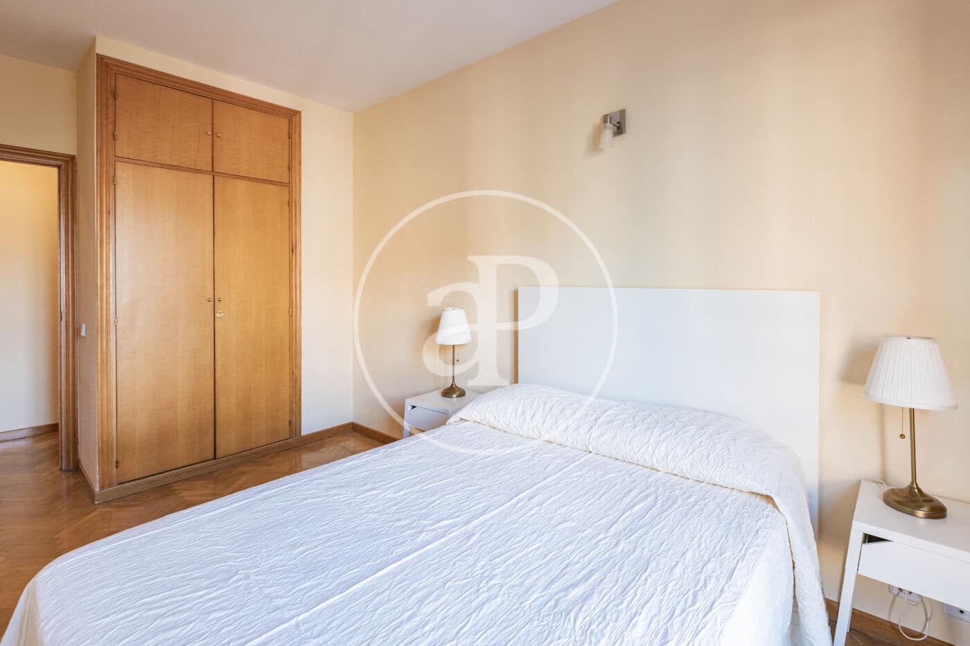 2 soveværelse Lejlighed til leje i Madrid by - € 1.650 (Ref: 9390875)