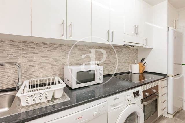 2 soveværelse Lejlighed til leje i Argüelles, Madrid by - € 1.650 (Ref: 9390875)