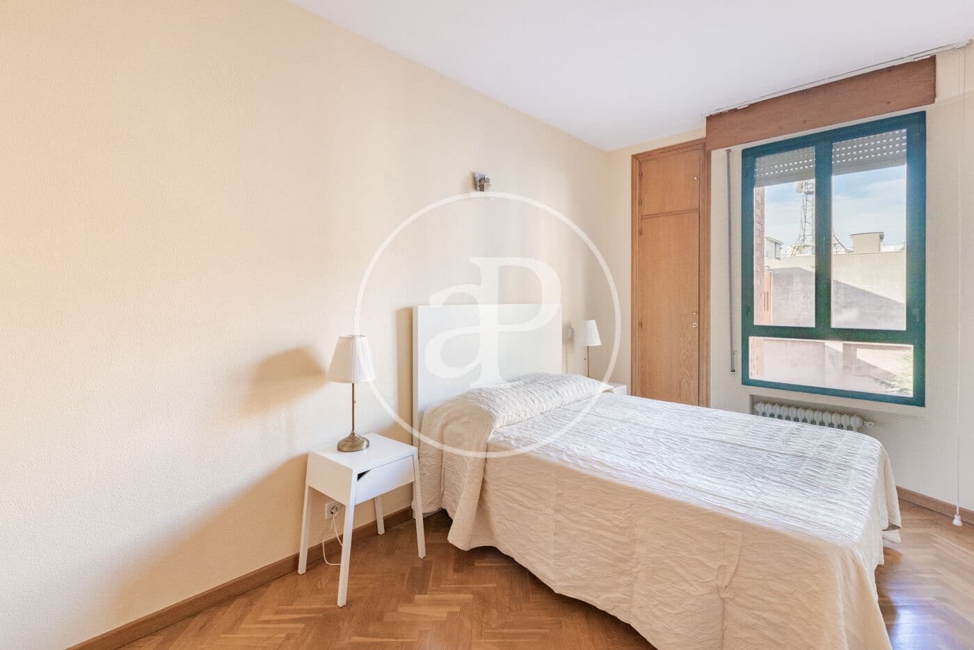 2 soveværelse Lejlighed til leje i Madrid by - € 1.650 (Ref: 9390875)