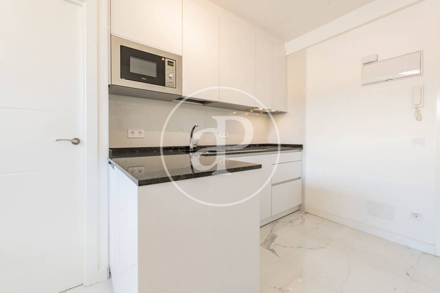 1 soverom Leilighet til leie i Madrid by - € 1 600 (Ref: 9390877)
