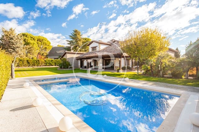 7 bedroom Villa for sale in Villaviciosa de Odón with pool - € 1,975,000 (Ref: 9390878)