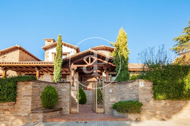 7 bedroom Villa for sale in Villaviciosa de Odón with pool - € 1,975,000 (Ref: 9390878)