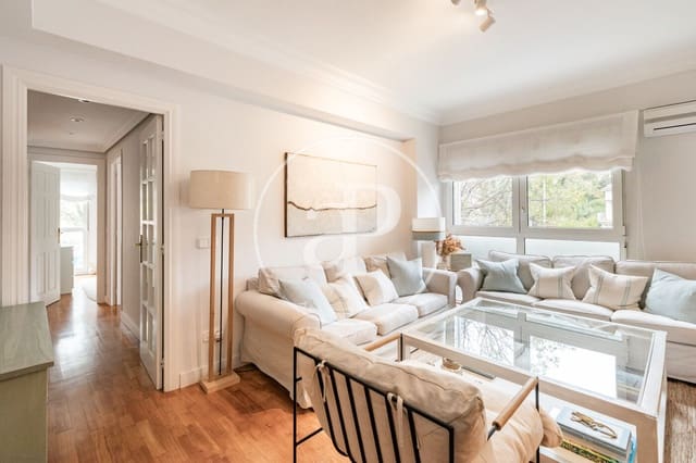 3 bedroom Apartment for sale in Ciudad Jardín, Madrid city - € 995,000 (Ref: 9390879)