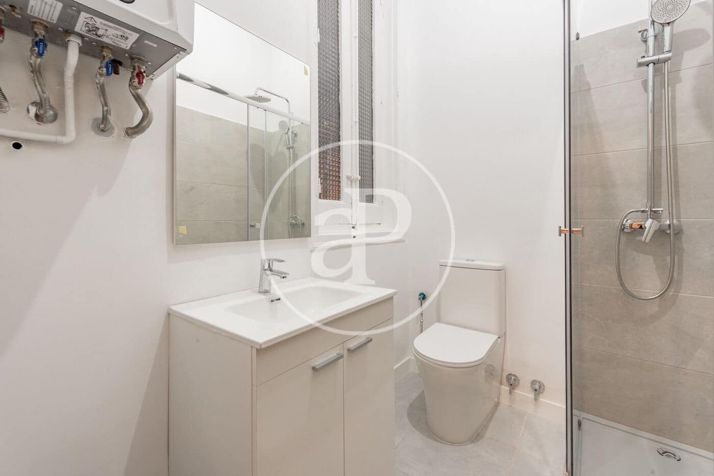 2 soveværelse Lejlighed til leje i Madrid by - € 2.300 (Ref: 9390881)