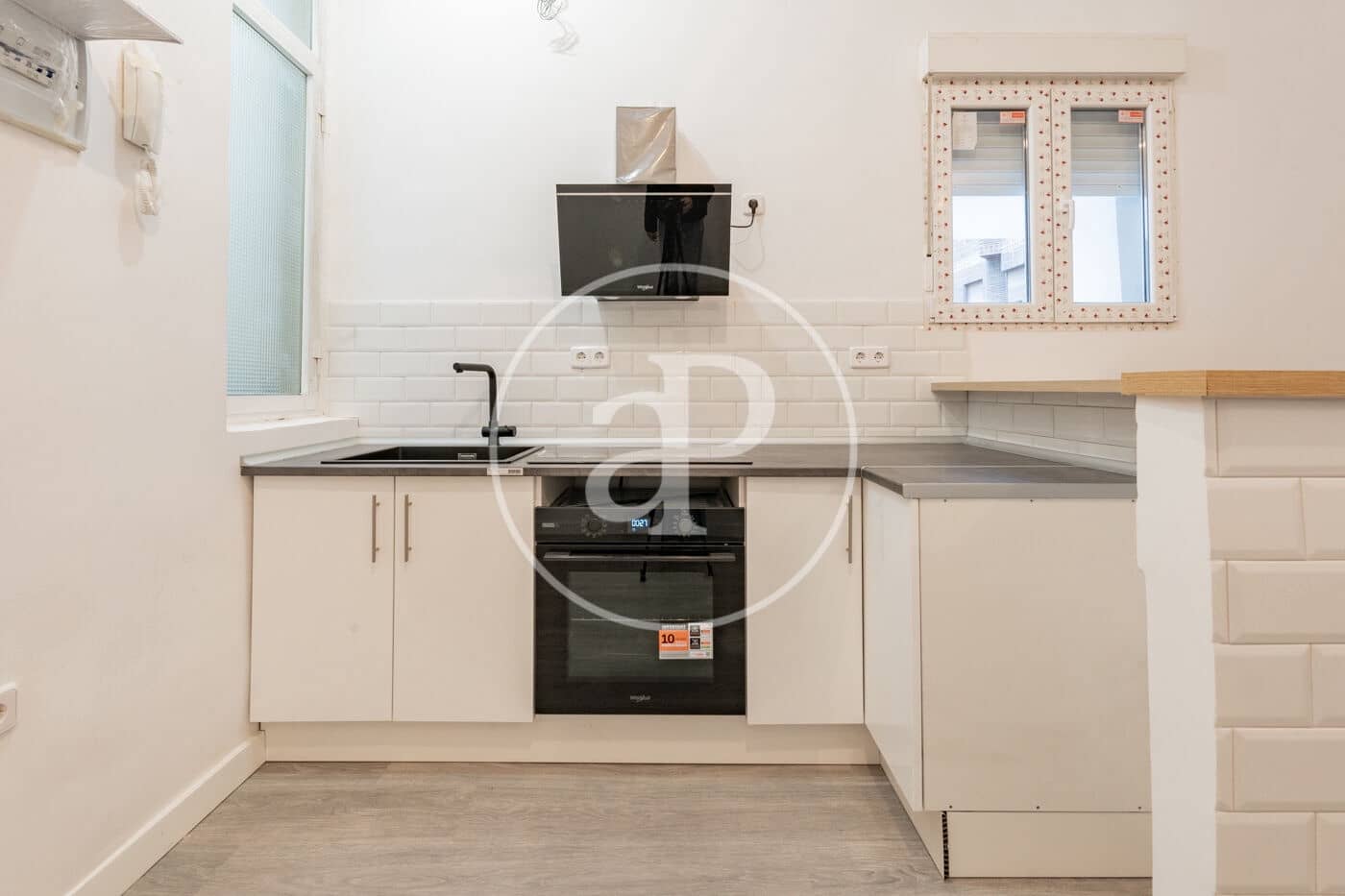 2 soveværelse Lejlighed til leje i Madrid by - € 2.300 (Ref: 9390881)