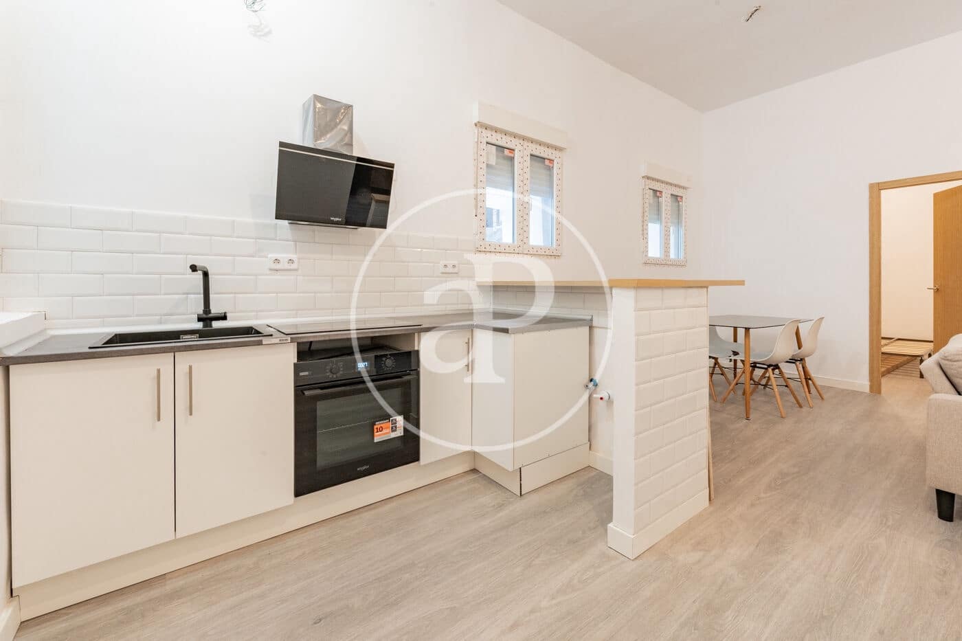 2 soveværelse Lejlighed til leje i Madrid by - € 2.300 (Ref: 9390881)