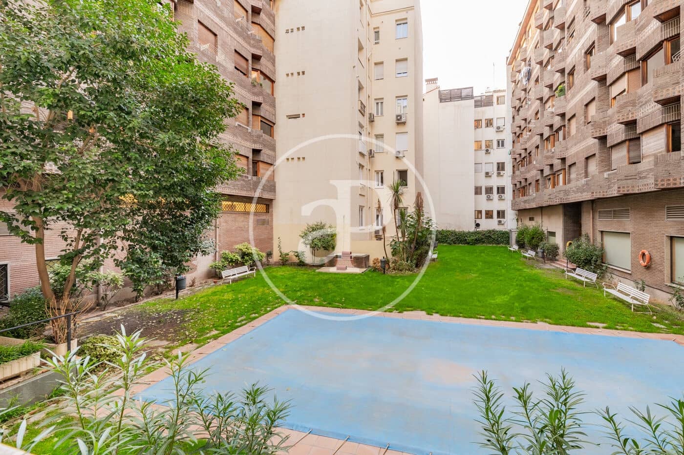 2 soveværelse Lejlighed til leje i Madrid by - € 2.300 (Ref: 9390881)