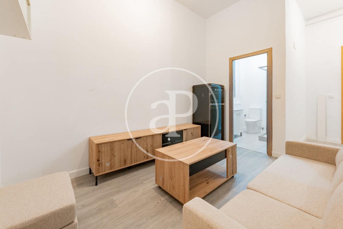 2 soveværelse Lejlighed til leje i Madrid by - € 2.300 (Ref: 9390881)