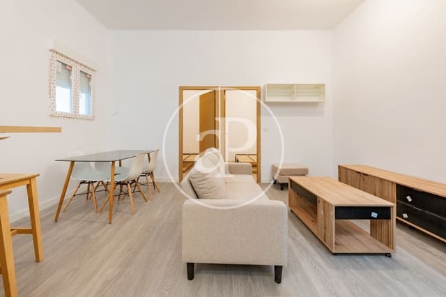 2 soveværelse Lejlighed til leje i Recoletos, Madrid by - € 2.300 (Ref: 9390881)