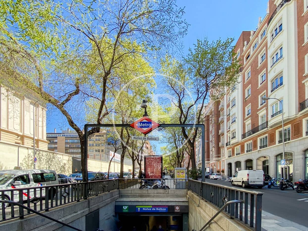 Apartamento de 2 habitaciones en Madrid ciudad en venta - 1.050.000 € (Ref: 9390884)